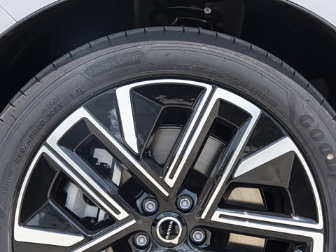 2026�� ������������Plus