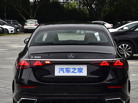 2026�� �Ŀ� E 300 �����˶���