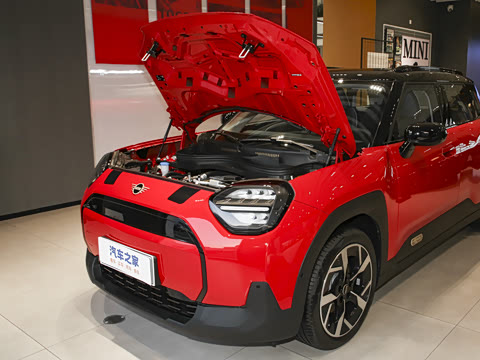 2025�� E ������