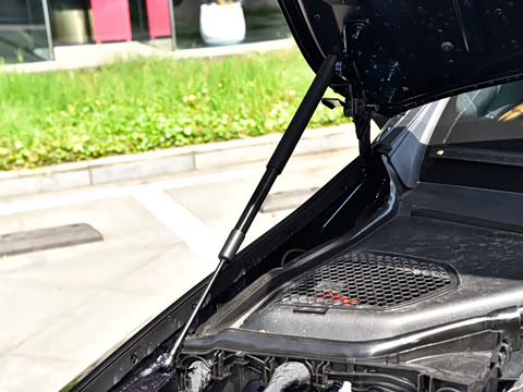 2026�� �Ŀ� E 300 L ������