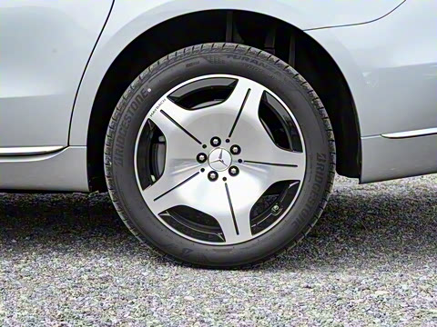 2025�� �Ŀ� S 480 4MATIC