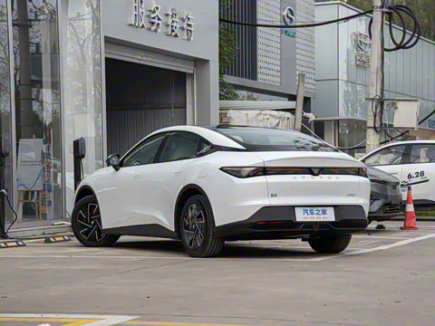 2025�� �Ŀ� 560PRO 185kW