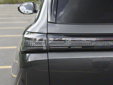 2025�� 185KM�����