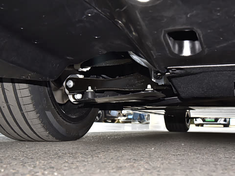 2026�� �Ŀ� eDrive 40L M�˶���װ