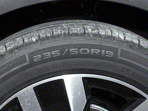 2025�� ���ڿ� 330TSI �Զ�����R-Line��ҫ��