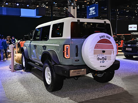 2025�� 2.3T 1966��Ű�
