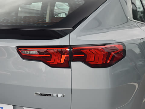 2025�� sDrive25i M�˶���װ