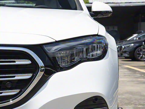 2025�� �Ŀ� E 260 L