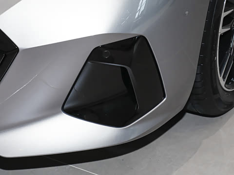 2026�� 530Li ������ M�˶���װ