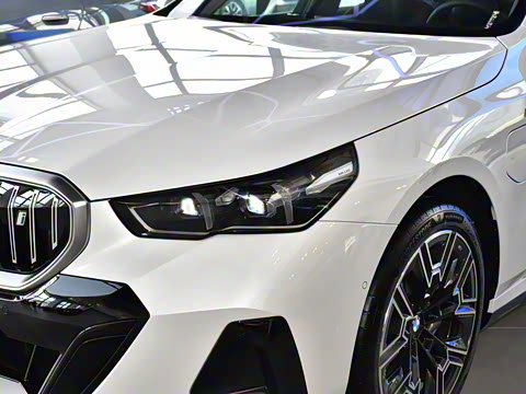 2026�� xDrive 50L M�˶���װ