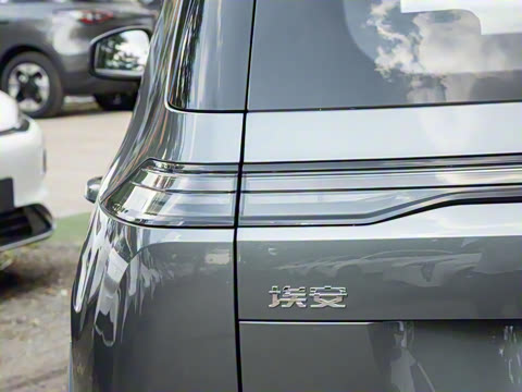 2025�� Plus 610 ������