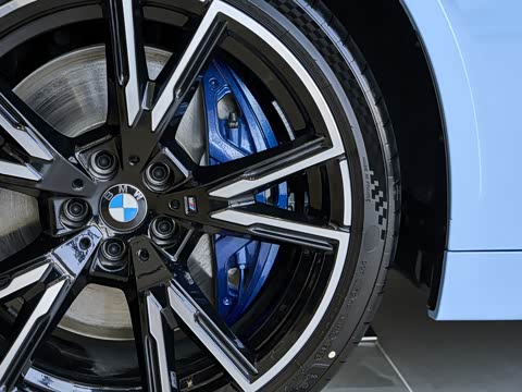 2026�� M240i xDrive