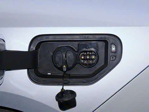 2025�� 710 Max��