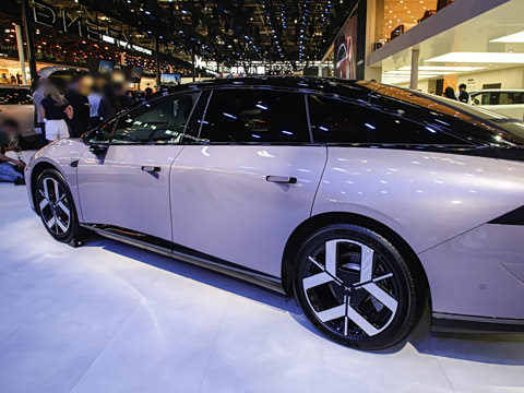 2026�� ���� 725 Max �콢��