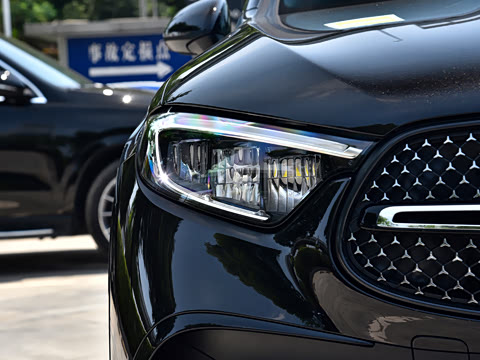 2026�� �Ŀ� GLC 260 4MATIC ����SUV