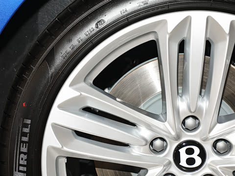 2024�� 4.0T GT V8