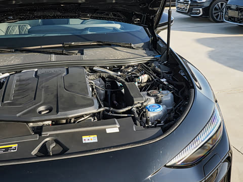 2026�� TFSI quattro 200kW �콢������