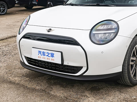 2025�� �Ŀ� 466km COOPER E ������