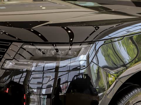 2026�� 3.0 L6 360PS SE�����