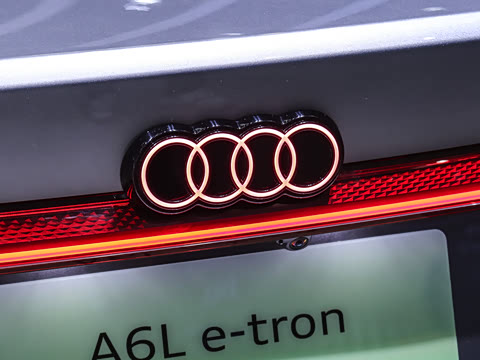 2026�� quattro Ǭ���Ǽݰ�