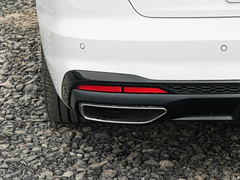 2026�� 200���������� 40 TFSI ����������