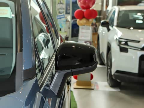 2026�� 2.0L ����������