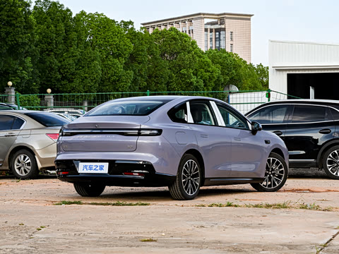 2027�� 670������