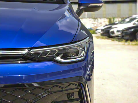 2025�� �Ŀ�� 300TSI R-Line