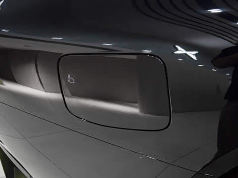2025�� 820 Max