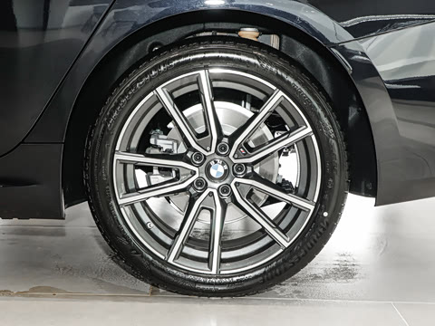 2026�� 325i M�˶���װ