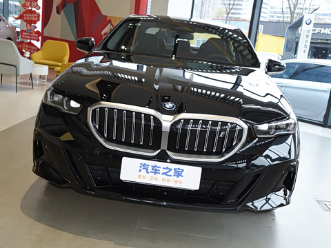 2026�� �Ŀ� eDrive 40L M�˶���װ