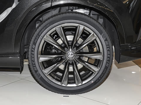 2026�� 500h ����F SPORT Performance