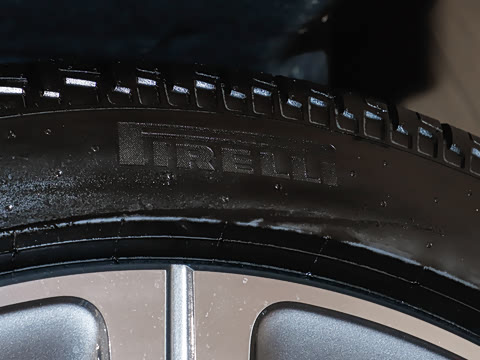 2026�� 3.0 L6 400PS AB�����