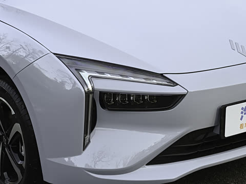 2026�� 705km MAX����������