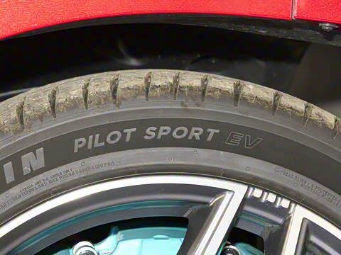 2025�� �Ŀ� 710 Max��