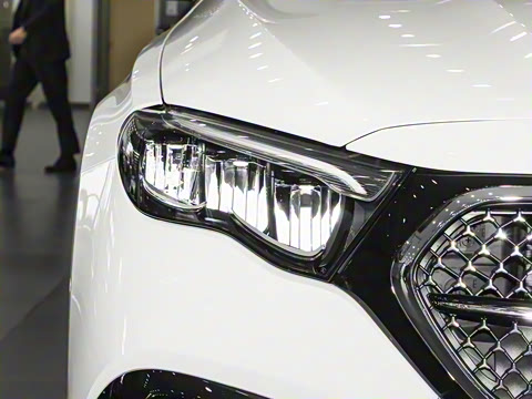 2025�� �Ŀ� E 260 �˶���