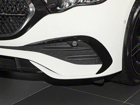 2025�� �Ŀ� E 260 �˶���