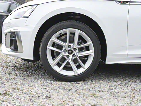 2025�� Coupe 40 TFSI ʱ�ж�����