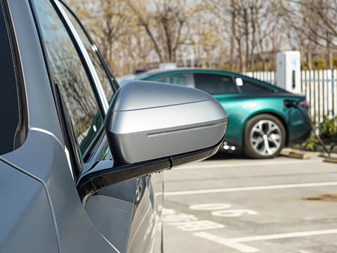 2026�� �Ŀ� 530Li ������ M�˶���װ