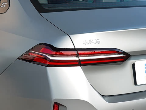 2026�� �Ŀ� 530Li ������ M�˶���װ