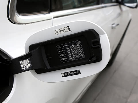 2026�� �Ŀ�� E 300 L ʱ���˶���