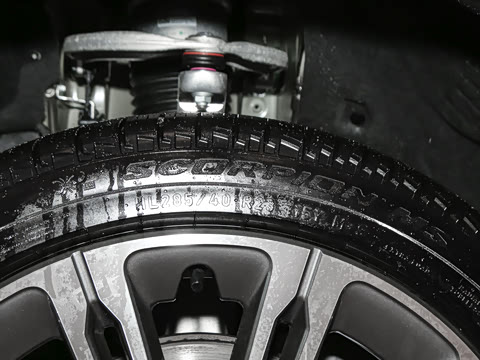 2026�� 3.0 L6 400PS AB�����