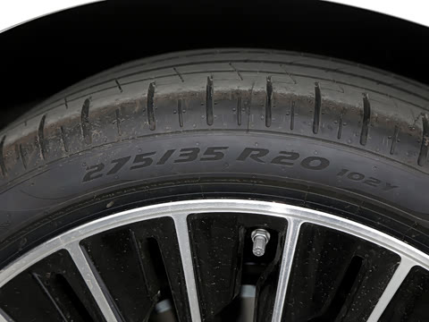2026�� �Ŀ�� E 300 L ʱ���˶���