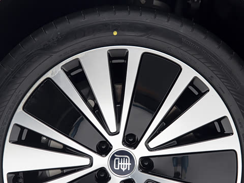 2026�� ���� 585kW ����������