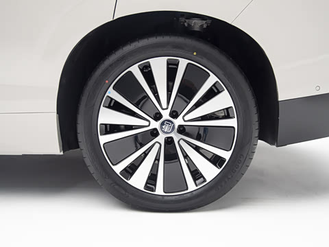 2026�� ���� 585kW ����������