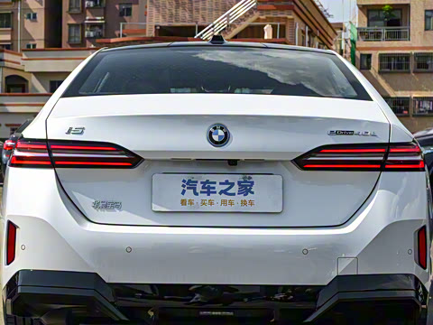 2026�� eDrive 40L M�˶���װ