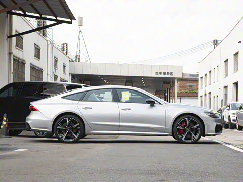 2025�� 55 TFSI quattro ������