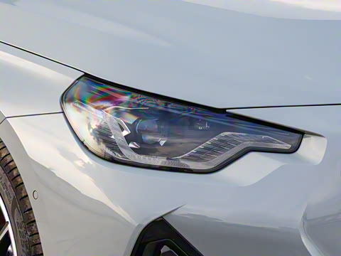 2025�� M240i xDrive