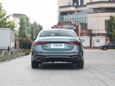 2025�� �Ŀ� E 260 L �˶���