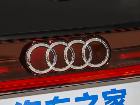 2026�� 40 TFSI quattro ����� ������װ 7��